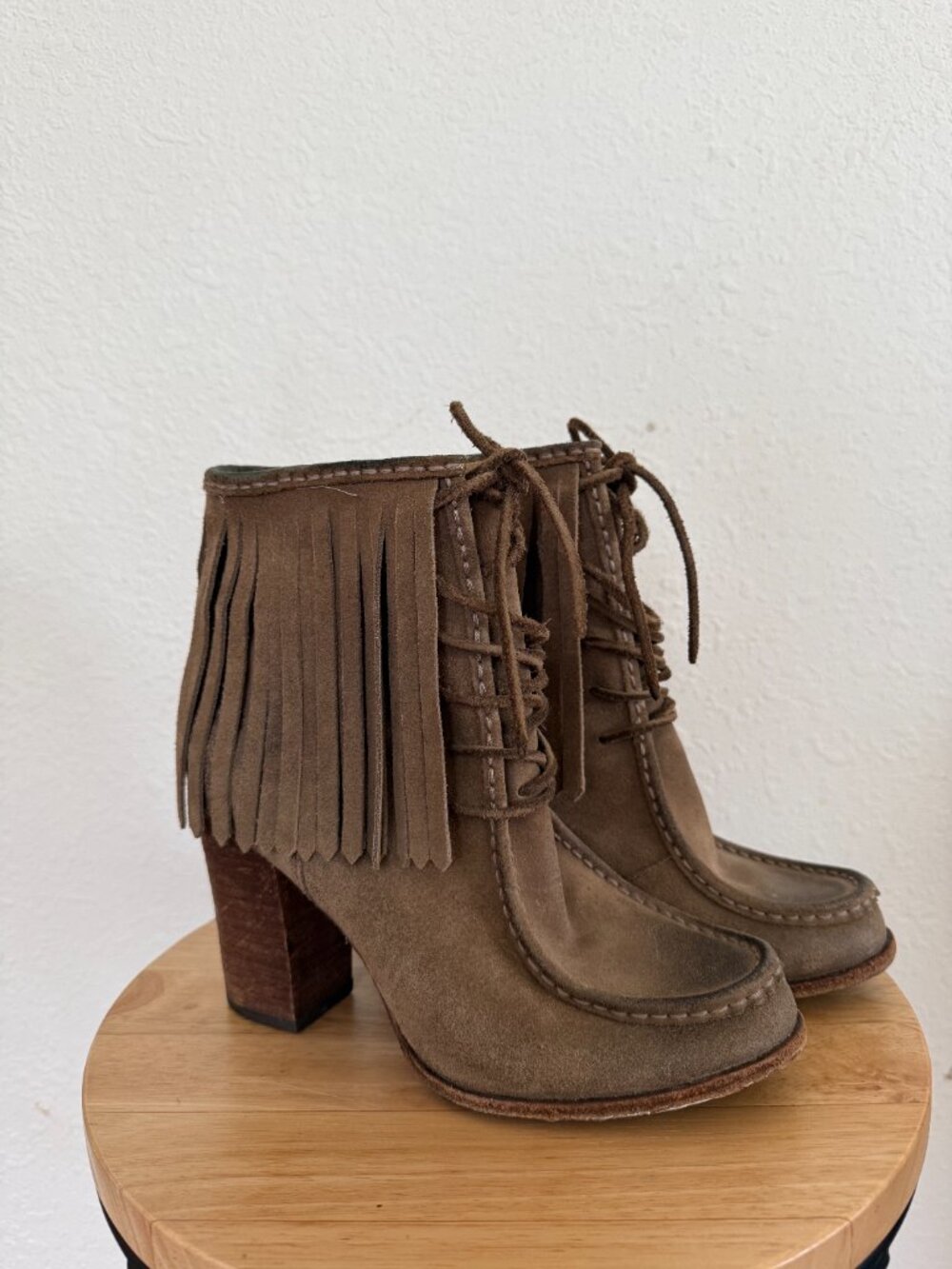 Frye Parker Fringe Ankle Suede Boots Wedge Gray Grey Lace Up Size 8 Distressed - Picture 3 of 8